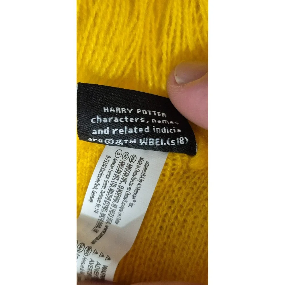 Harry Potter yellow and‎ black Hufflepuff tight knit scarf